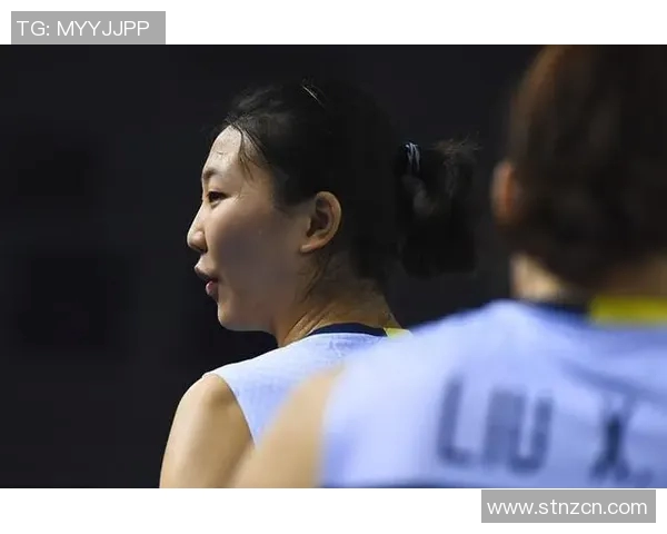 北京排球队在杯赛中的耐力与韧性展现全场精彩表现的深度点评 北京排球队在杯赛中的耐力与韧性展现全场精彩表现的深度点评