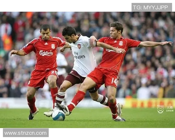 深圳足球队阵地战体系解析与战术创新探讨