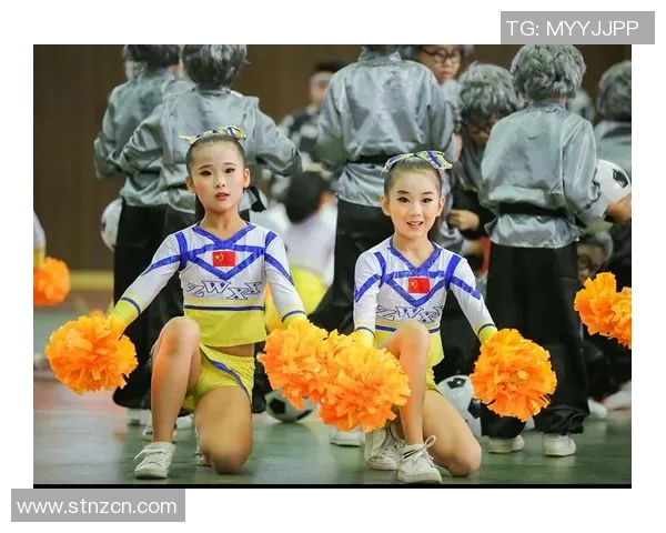 时尚运动风潮流来袭足球女生外套让你在场上场下都能尽显魅力 时尚运动风潮流来袭足球女生外套让你在场上场下都能尽显魅力